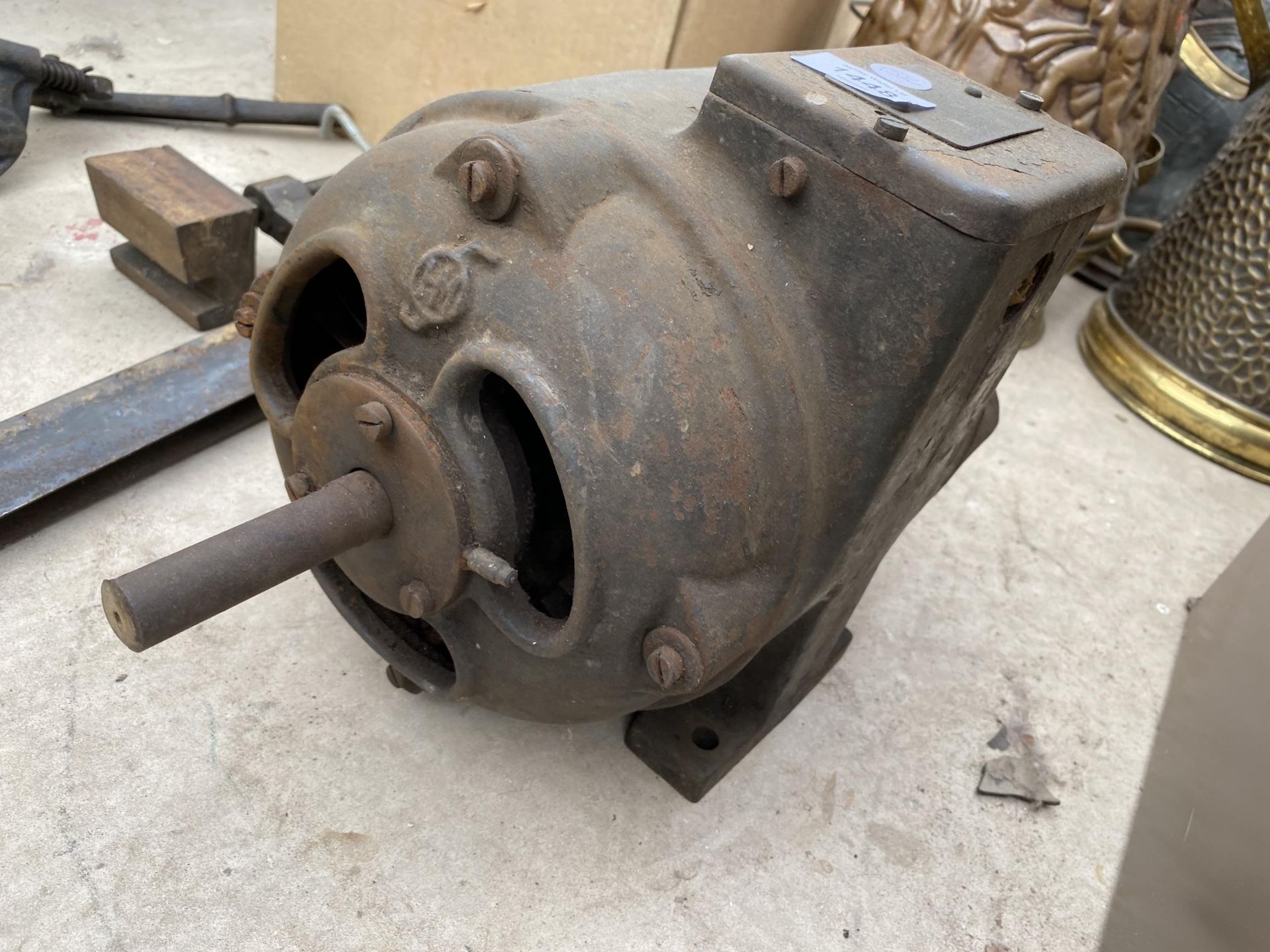 A LARGE INDUSTRIAL MOTOR, A G CLAMP AND A PARAFIN BLOW TORCH ETC - Image 2 of 3