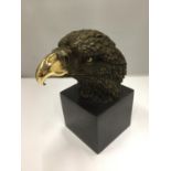 A BRONZE AMERICAN EAGLE BUST ON A MARBLE BASE HEIGHT 21CM