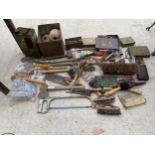 AN ASSORTMENT OF VINTAGE ITEMS TO INCLUDE AN OIL CAN, HAMMERS AND BRUSHES ETC