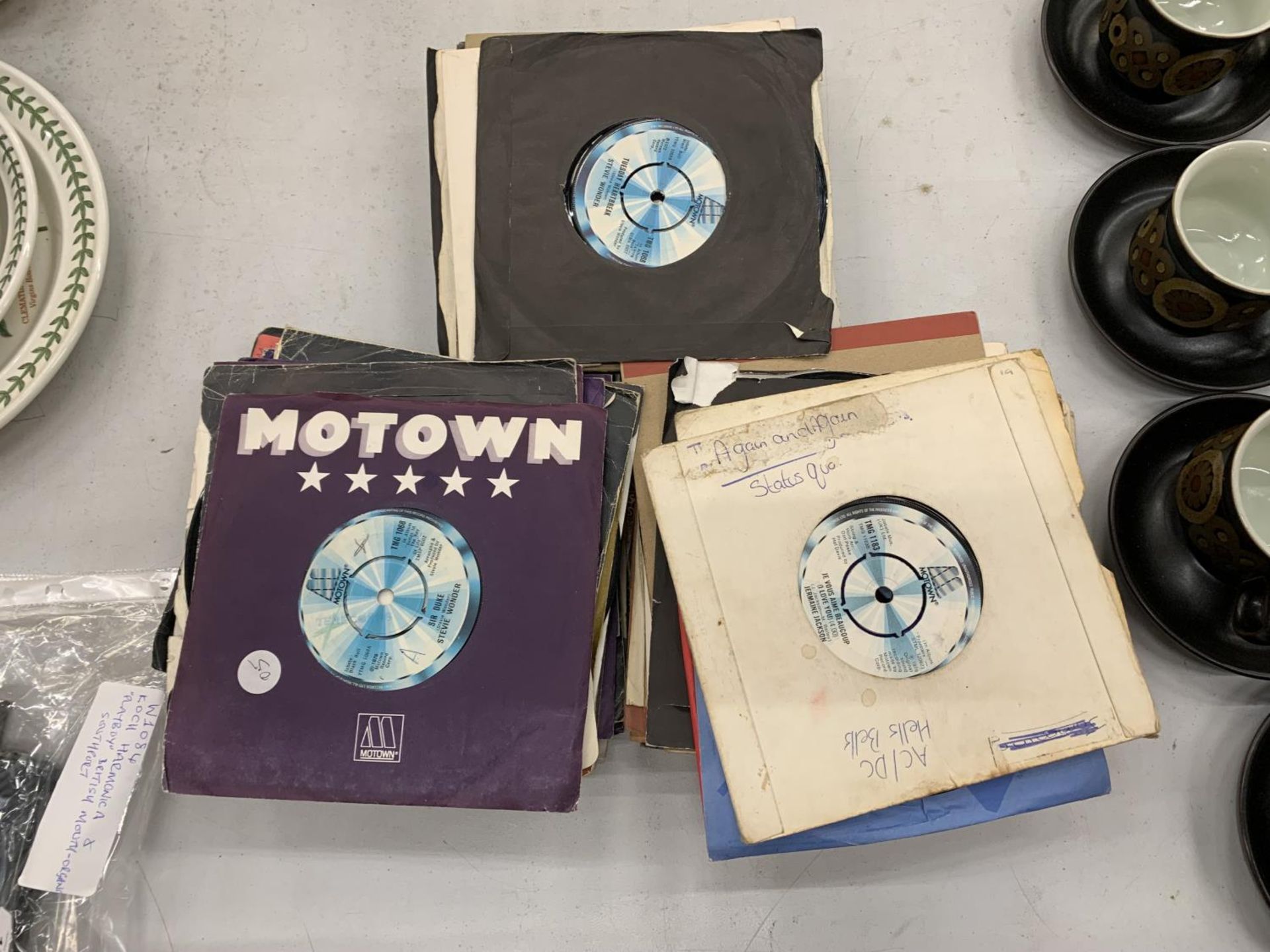 A SELECTION OF MOTOWN 7 INCH SINGLES