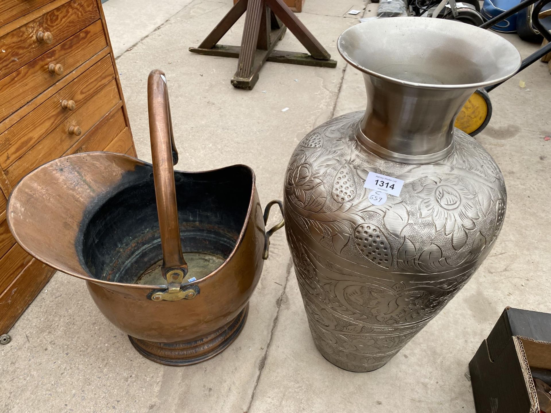 A LARGE COPPER COAL BUCKET AND A LARGE METAL VASE