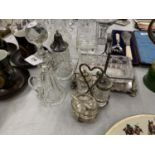 VARIOUS CONDIMENT ITEMS TO INCLUDE A BON BON DISH, CRUET SET AND SUGAR SHAKER