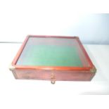 A WOOD GLAZED DISPLAY CASE, WIDTH 40CM, DEPTH 34CM, HEIGHT 10CM