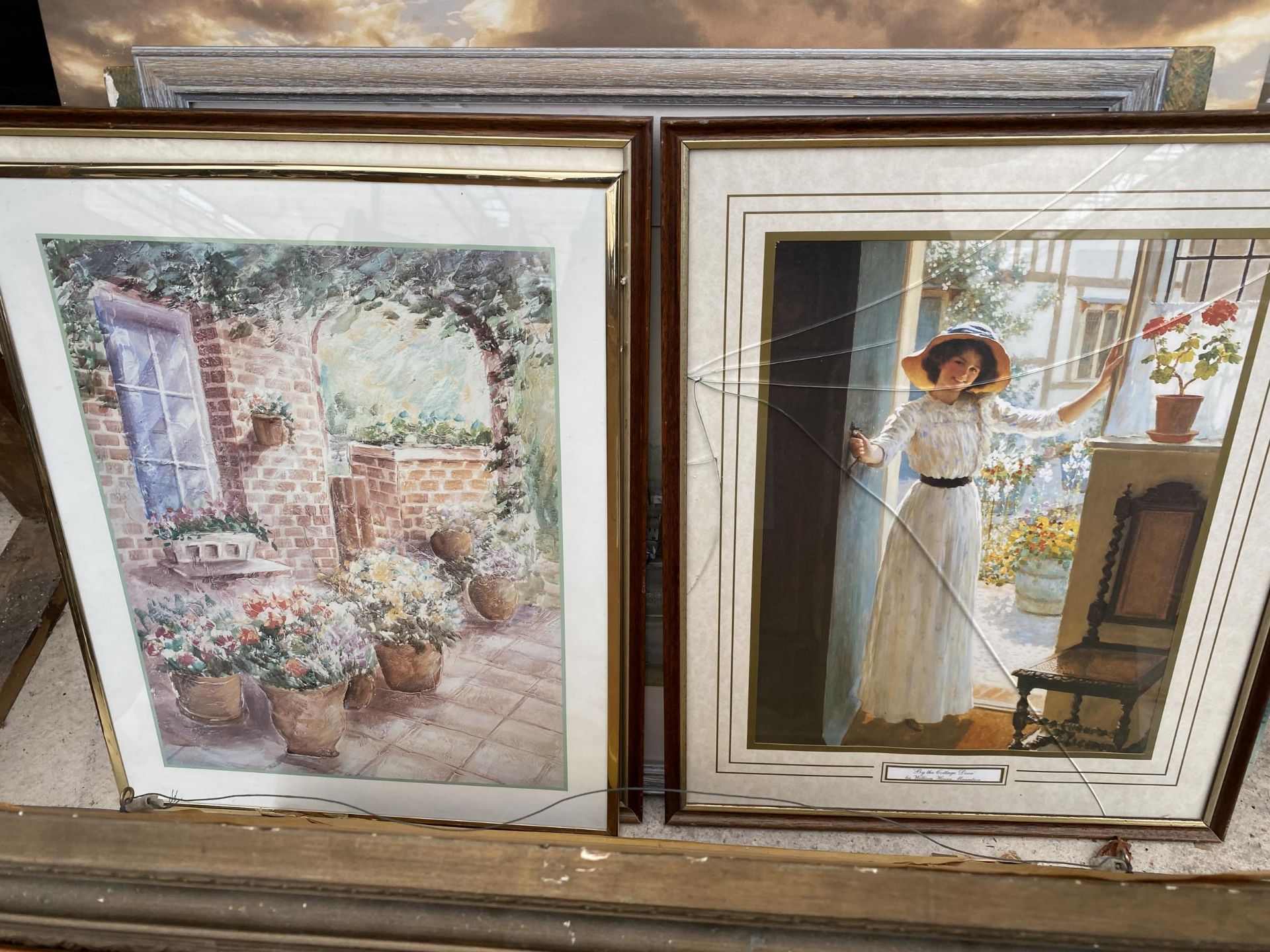 AN ASSORTMENT OF FRAMED PRINTS AND PICTURES - Image 9 of 13