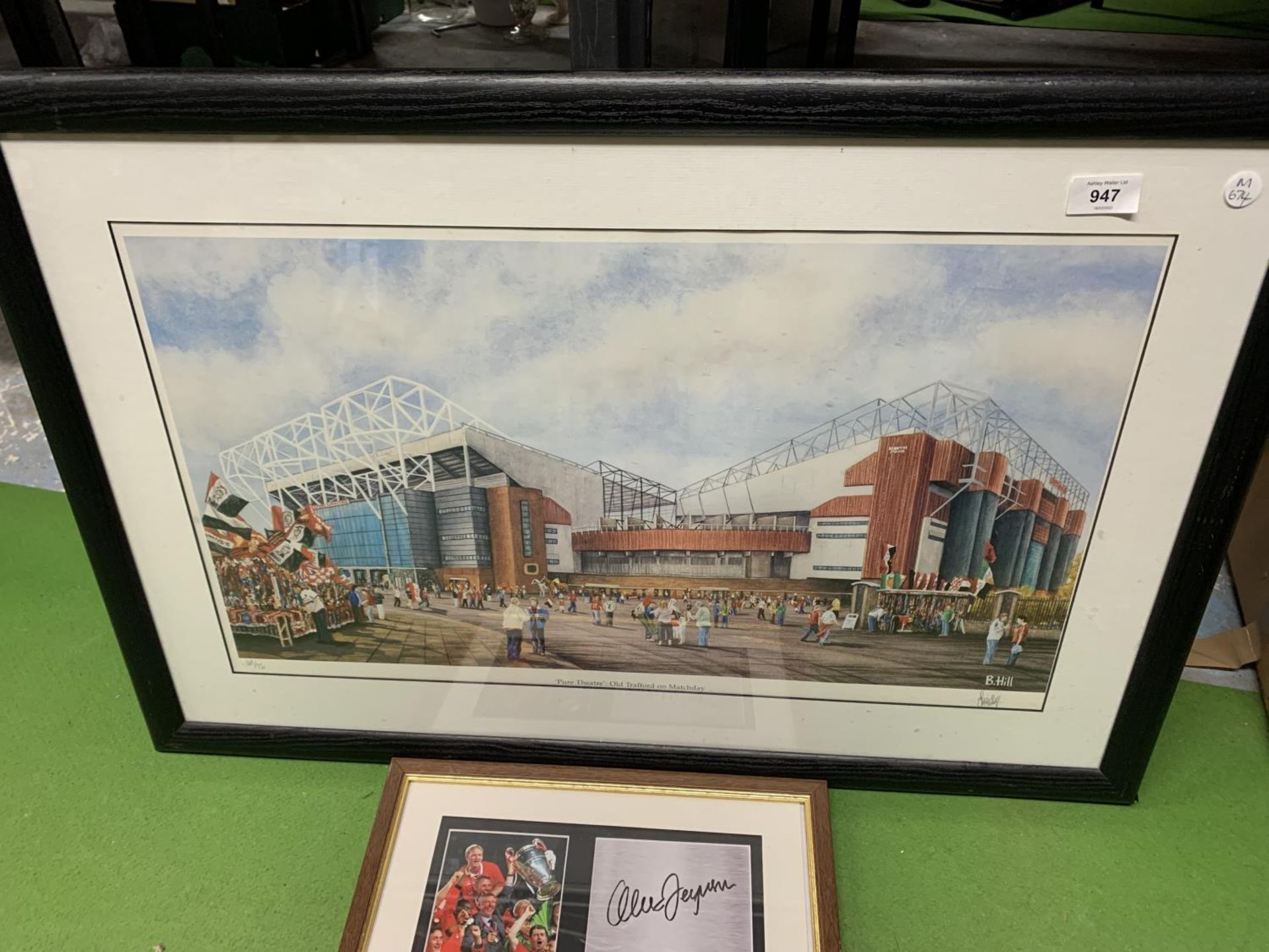 A LIMITED EDITION SIGNED PRINT 'PURE THEATRE' BY B.HILL OF OLD TRAFFORD ON MATCHDAY 169/750 WITH C. - Image 3 of 3