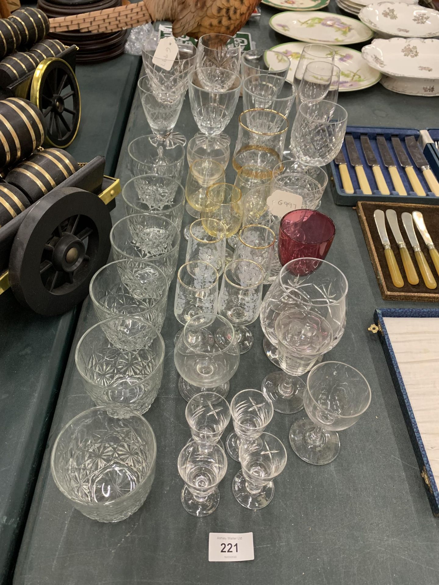 A QUANTITY OF GLASSES TO INCLUDE WINE, SHERRY, WHISKY, LICQUER ETC