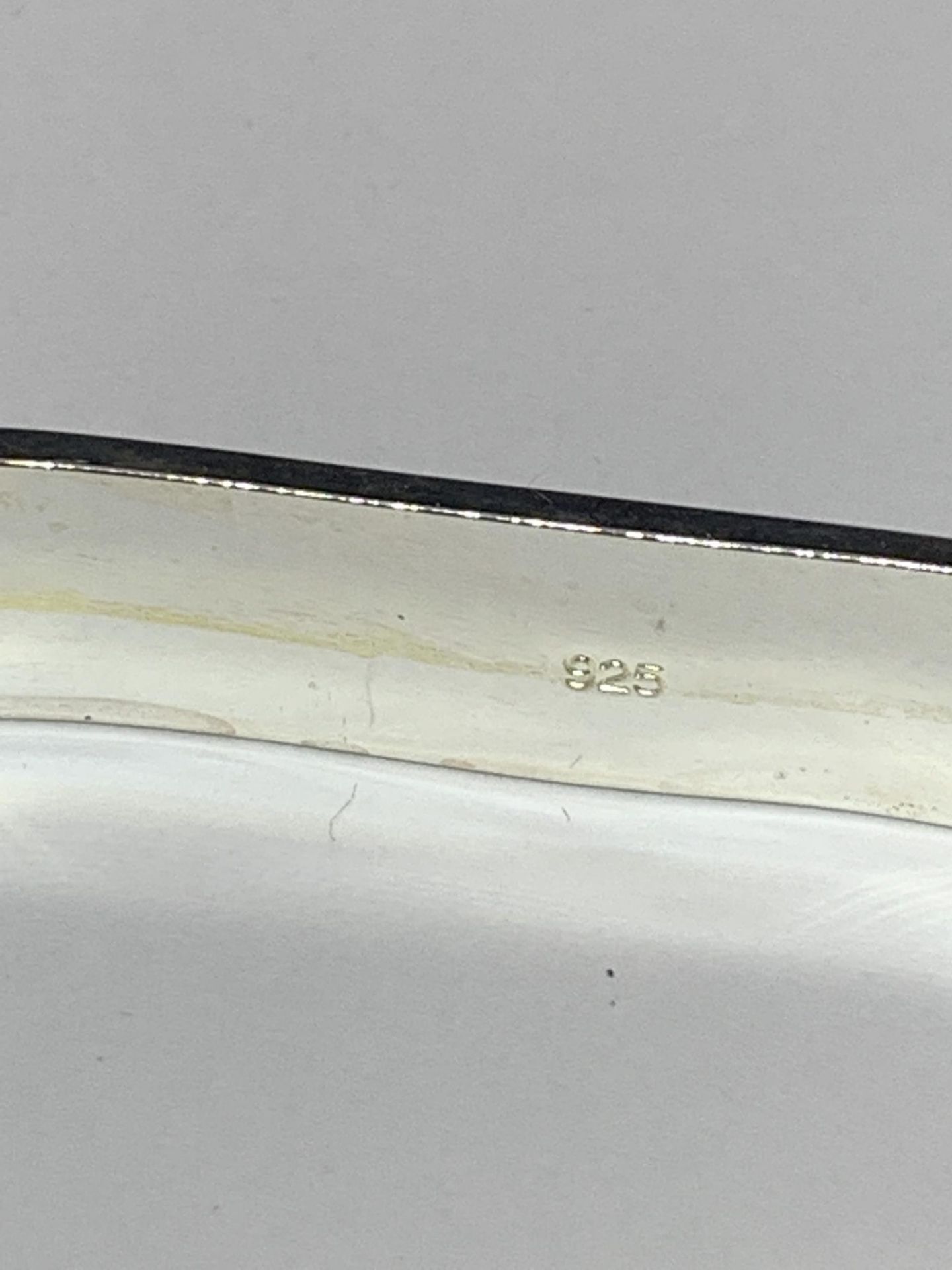 A MARKED 925 SILVER SQUARE BANGLE - Image 3 of 3