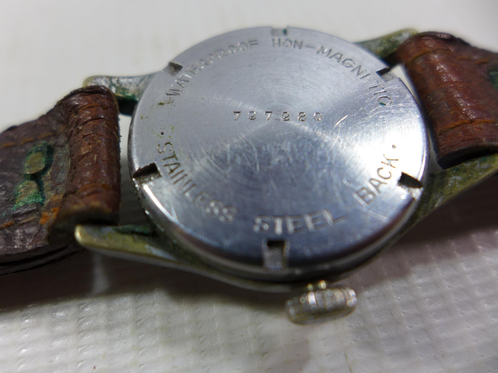 A TITUS MANS WRISTWATCH, DIAMETER OF FACE 2.5CM, NOT WORKING WHEN CATALOGUED - Image 2 of 4
