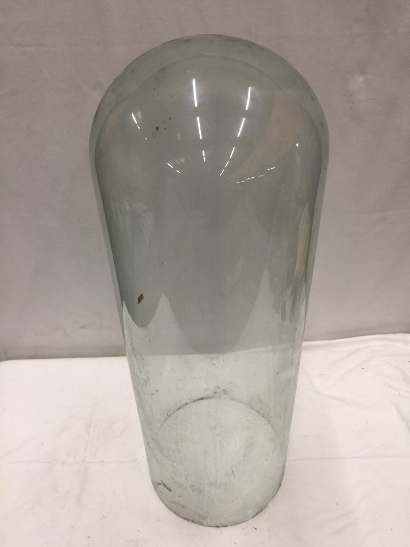 A VERY LARGE GLASS CLOCHE/DOME 73CM TALL - Image 2 of 2