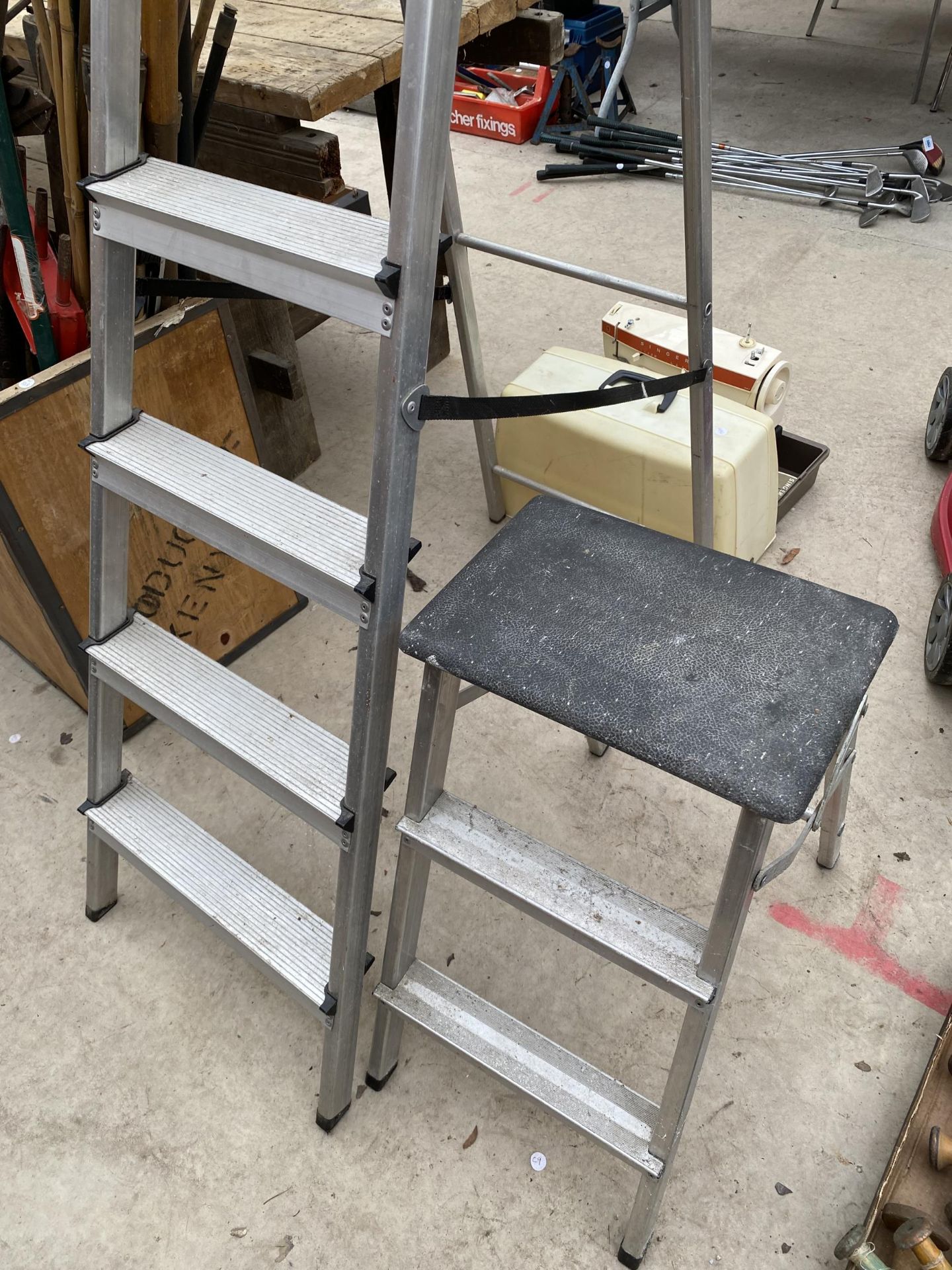 AN ALUMINIUM FIVE RUNG STEP LADDER AND A FURTHER SMALL KITCHEN STEP - Image 2 of 2