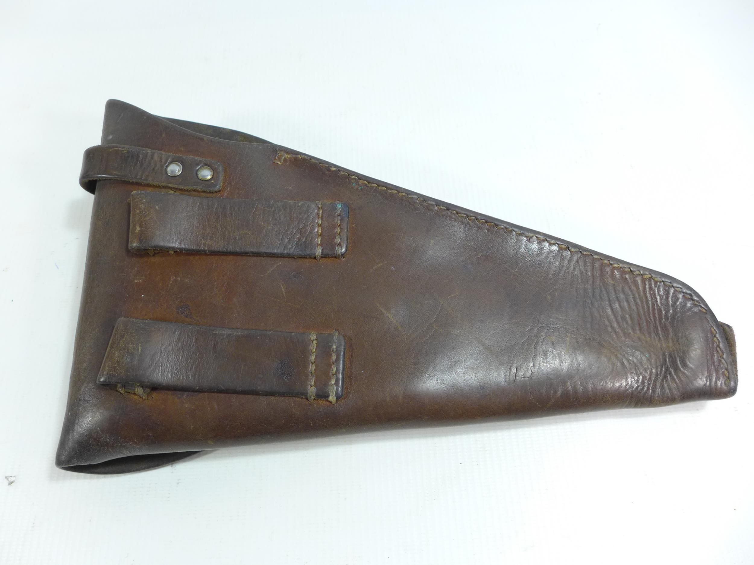 A MID 20TH CENTURY LEATHER PISTOL HOLSTER - Image 2 of 4