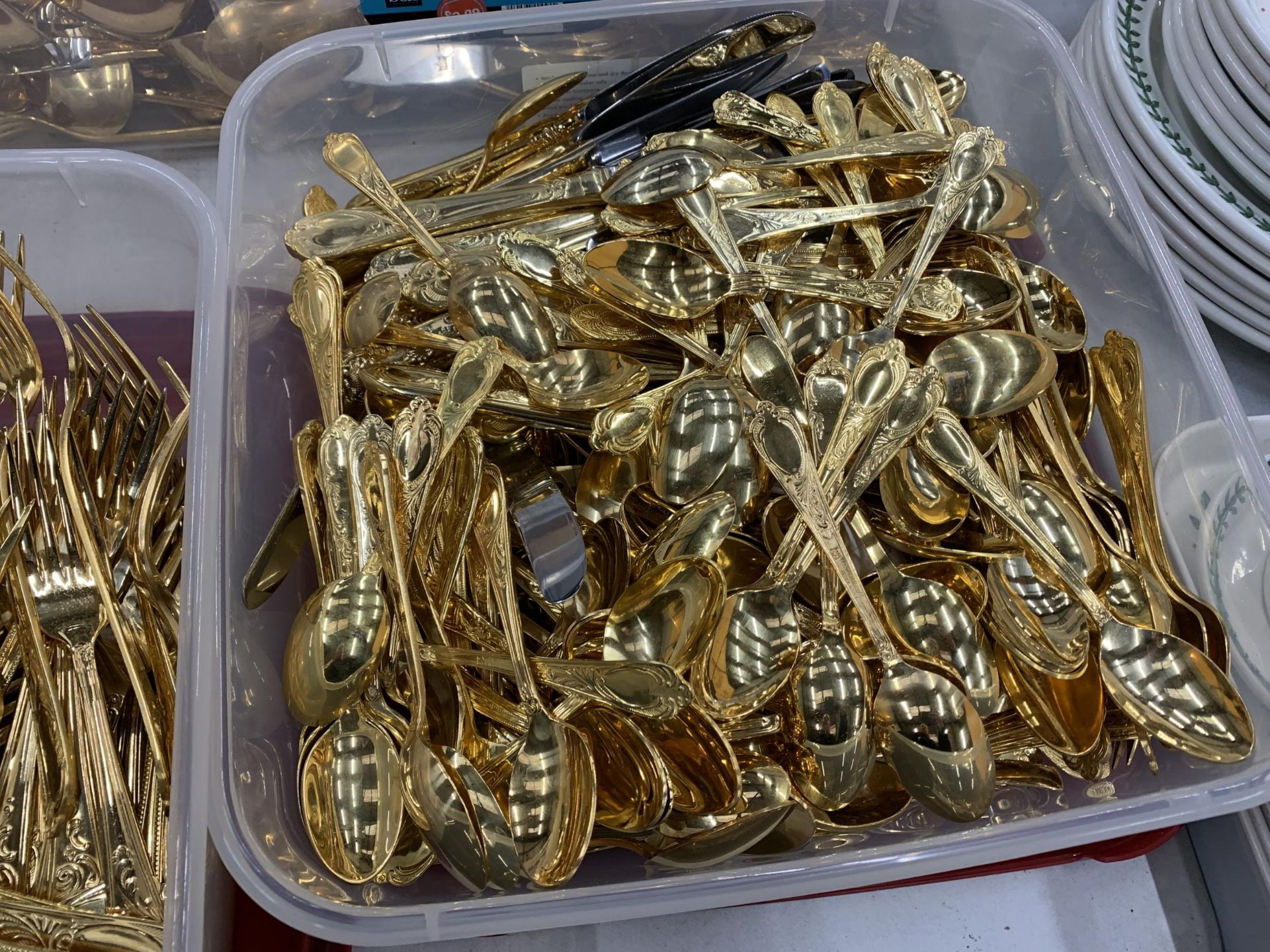 A VERY LARGE QUANTITY OF GOLD PLATED FLATWARE - Image 4 of 7