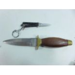 A SMALL FOLDING KNIFE, LENGTH OF BLADE 3.5CM, FURTHER KNIFE, LENGTH OF BLADE 10CM (2)