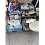 AN ASSORTMENT OF HOUSHOLD CLEARANCE ITEMS TO INCLUDE CERAMICS AND KITCHEN ITEMS ETC