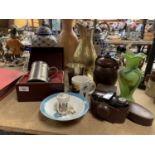 AN ASSORTMENT OF ITEMS TO INCLUDE KODAK BROWNIE 127, LARGE BRASS JUG, PEWTER TANKARD, TEA CADDY ETC