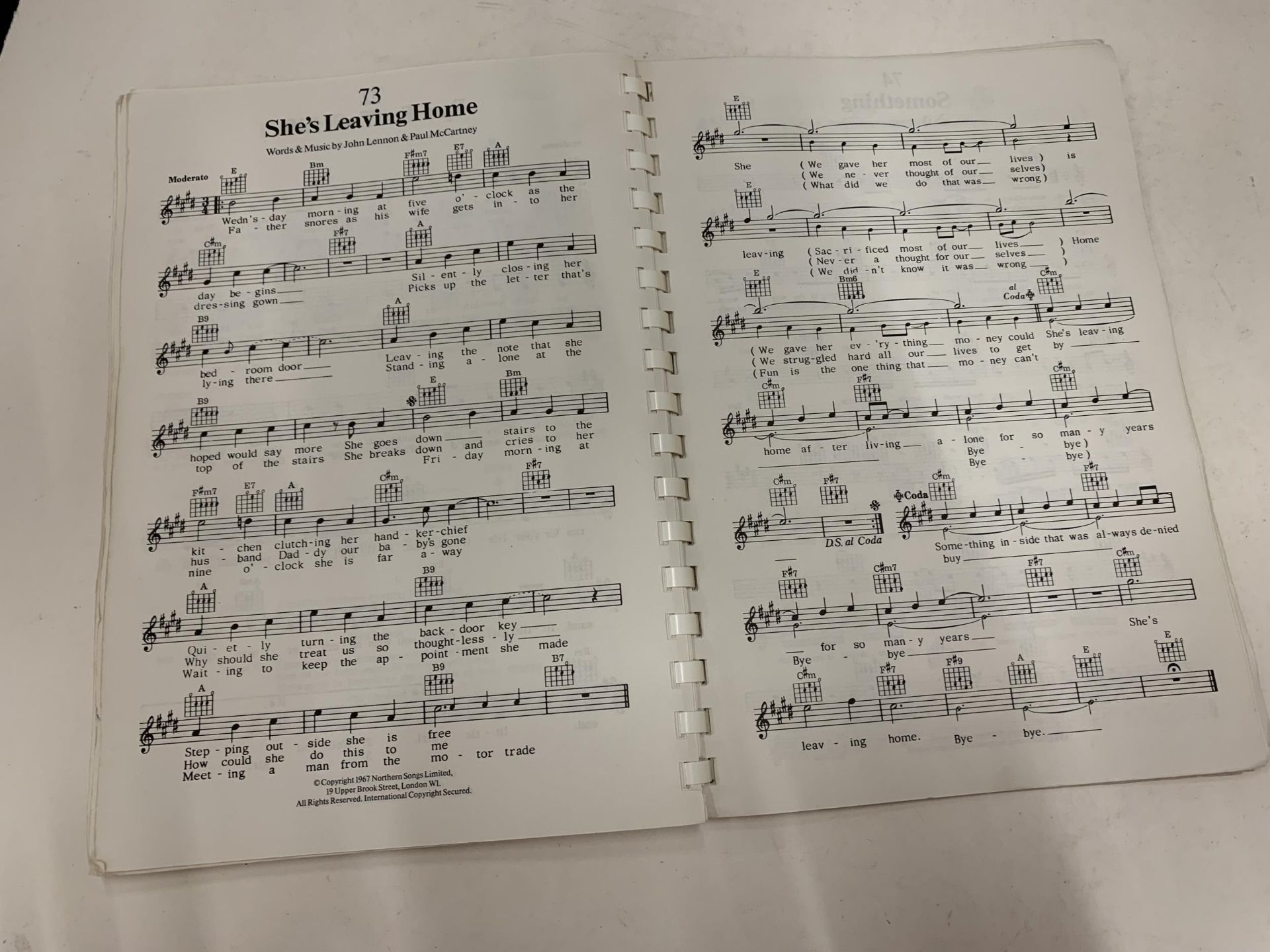 A QUANTITY OF SHEET MUSIC TO INCLUDE THE BEATLES SONGS FOR BUSKERS - Image 5 of 5