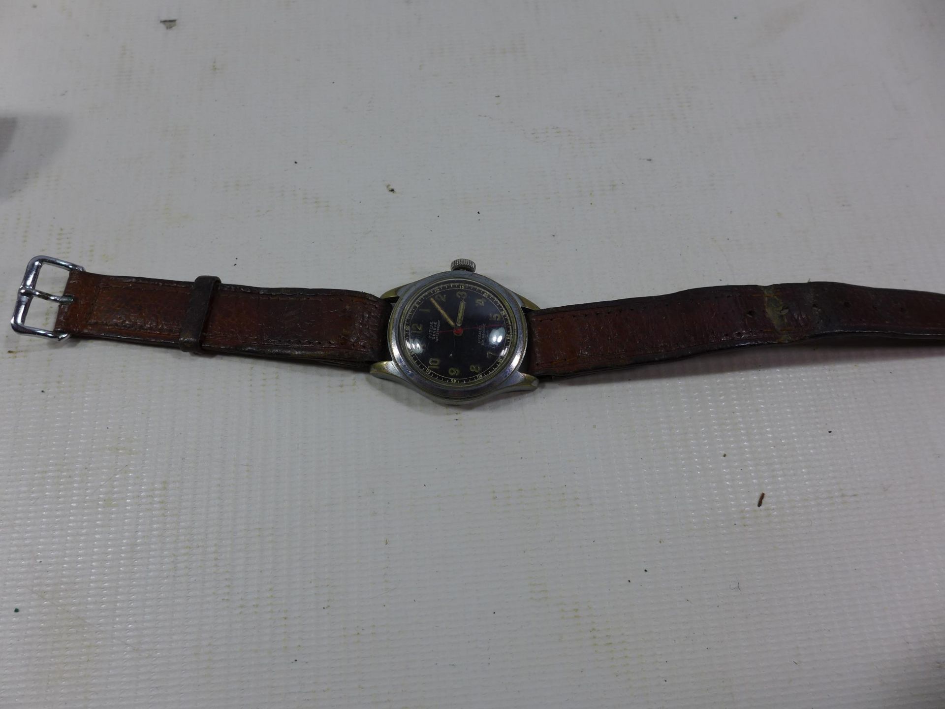 A TITUS MANS WRISTWATCH, DIAMETER OF FACE 2.5CM, NOT WORKING WHEN CATALOGUED - Image 3 of 4