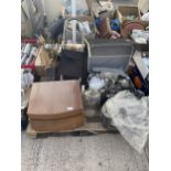 AN ASSORTMENT OF HOUSHOLD CLEARANCE ITEMS TO INCLUDE BOOKS, CERAMICS AND A SUITCASE ETC