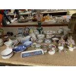 A NUMBER OF CERAMIC TRINKET DISHES, JUGS, FIGURES AND A LAMP BASE