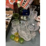 A QUANTITY OF GLASSWARE TO INCLUDE CUT GLASS LEAD CRYSTAL VASES, BEAKERS, DECANTER STOPPERS, ETC