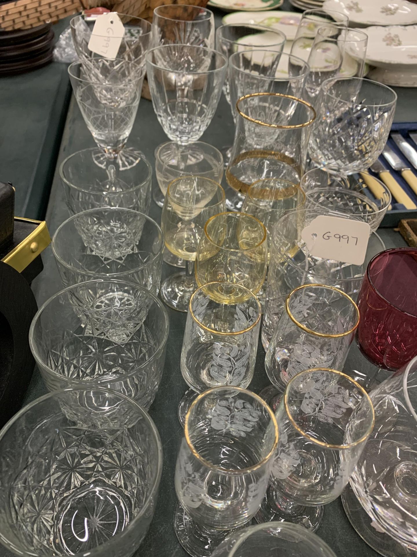 A QUANTITY OF GLASSES TO INCLUDE WINE, SHERRY, WHISKY, LICQUER ETC - Image 5 of 5