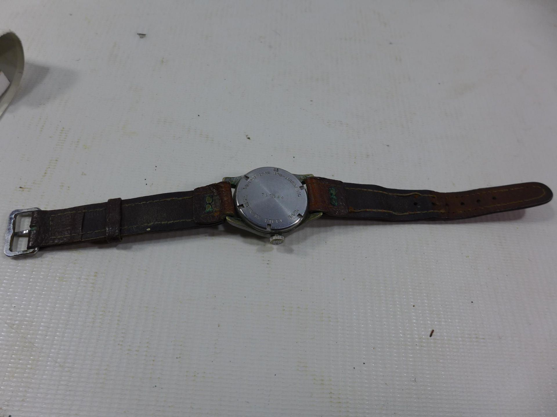 A TITUS MANS WRISTWATCH, DIAMETER OF FACE 2.5CM, NOT WORKING WHEN CATALOGUED - Image 4 of 4