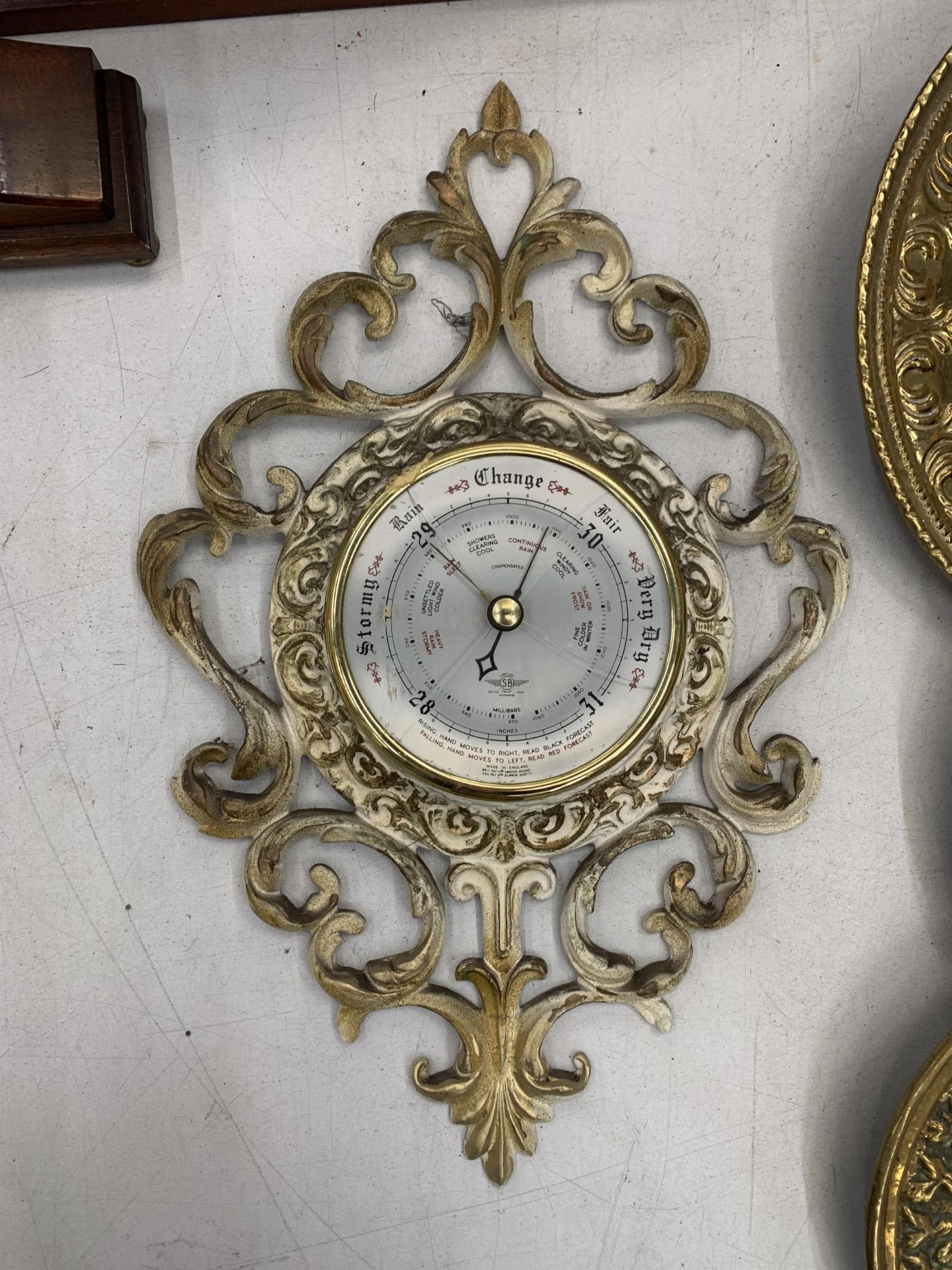 AN ORNATE STYLE RESIN BAROMETER AND A WALL CLOCK - Image 2 of 3