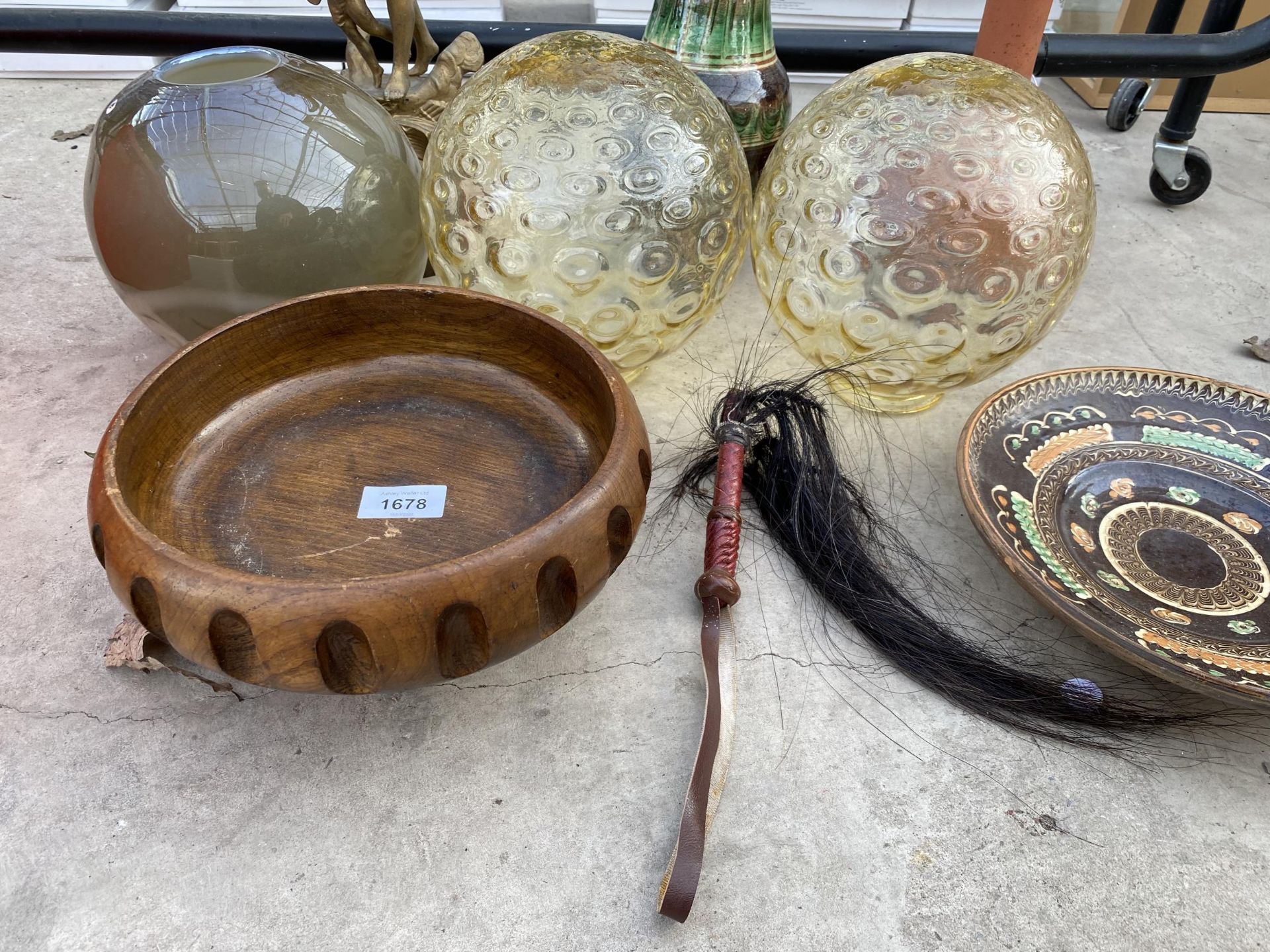 AN ASSORTMENT OF ITEMS TO INCLUDE CERAMIC VASES, GLASS SHADES AND A TREEN BOWL ETC - Image 2 of 4