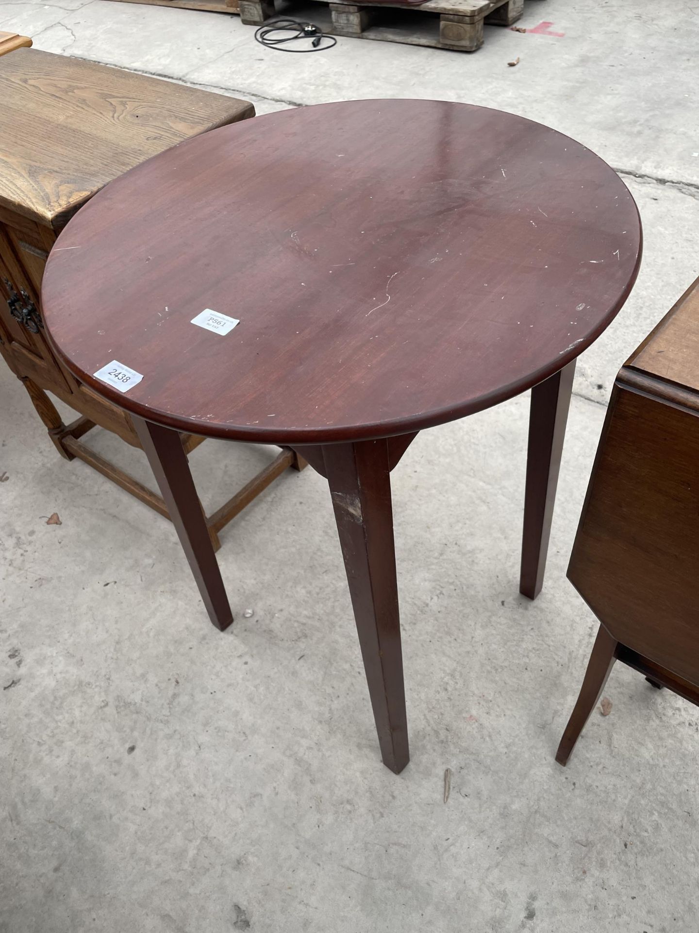 A MODERN PUB TABLE, 22" DIAMETER