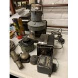 AN ASSORTMENT OF VINTAGE ITEMS TO INCLUDE A MASTHEAD LAMP (GLASS A/F), DOOR BELLS AND A ROTARY