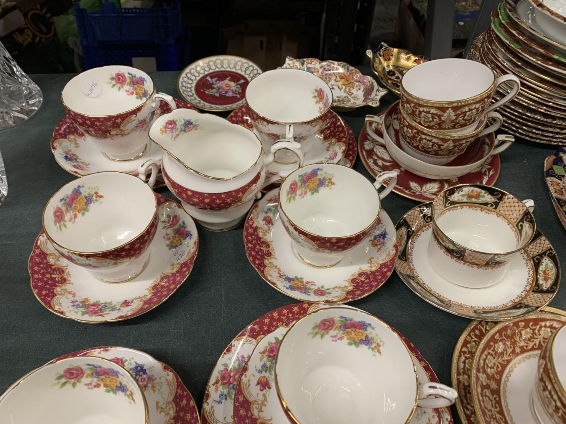 A QUANTITY OF CHINA CUPS, SAUCERS, PLATES, ETC TO INCLUDE PARAGON 'ROCKINGHAM', SPODE, ROYAL - Image 2 of 6