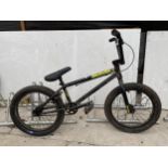 A SUMDON PRIMER BMX BIKE