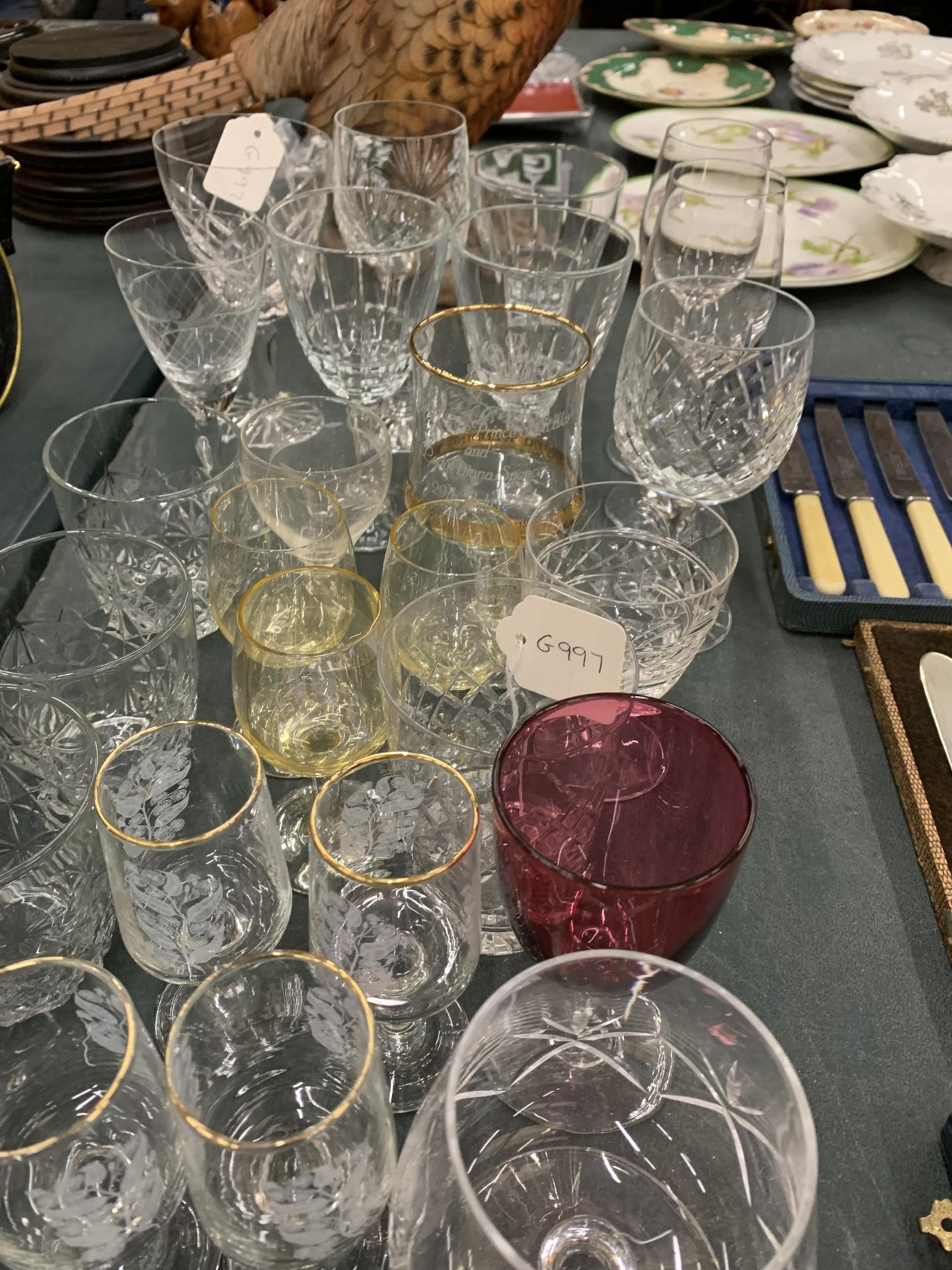 A QUANTITY OF GLASSES TO INCLUDE WINE, SHERRY, WHISKY, LICQUER ETC - Image 4 of 5