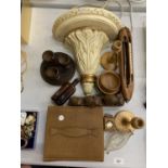 A VINTAGE CASED GENTLEMAN'S GROOMING SET, A WALL SCONCE STYLE SHELF, TREEN WARE ETC.