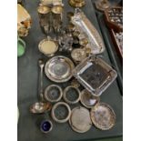 A LARGE QUANTITY OF SILVER PLATED ITEMS TO INCLUDE, GOBLETS, HANDLED SERVING DISHES, PLATES, PLUS