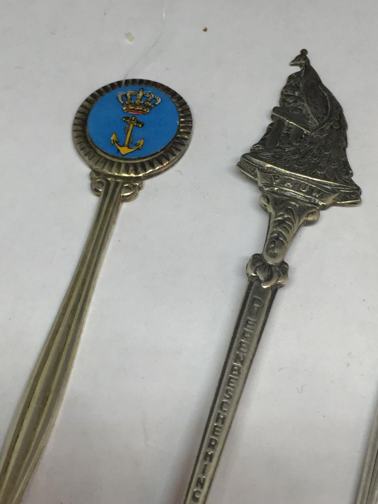 SIX ORNATE COLLECTORS SPOONS - Image 4 of 5