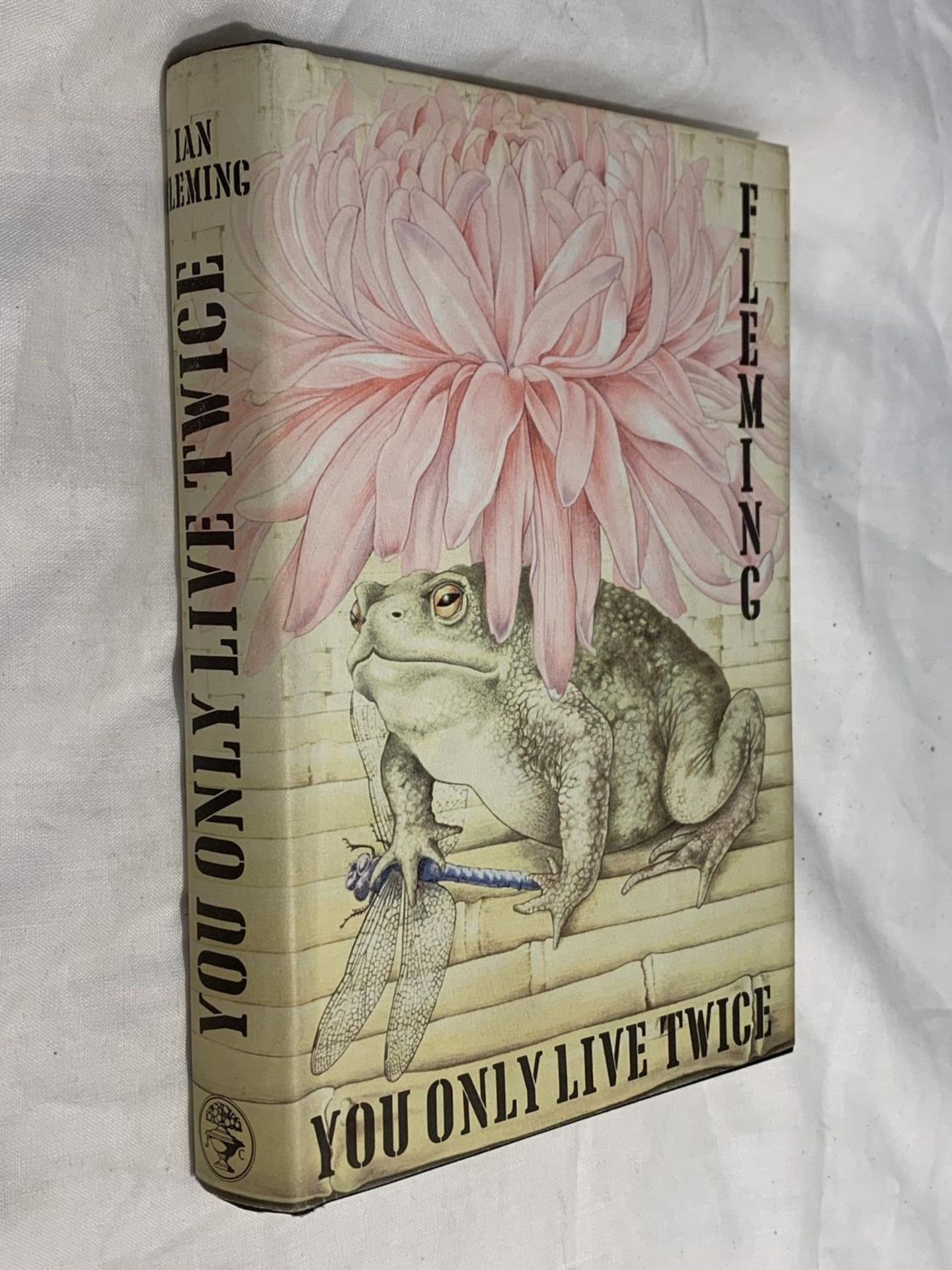 A HARDBACK FIRST EDITION - YOU ONLY LIVE TWICE BY IAN FLEMING, WITH DUST JACKET - PUBLISHED 1964. - Image 3 of 7