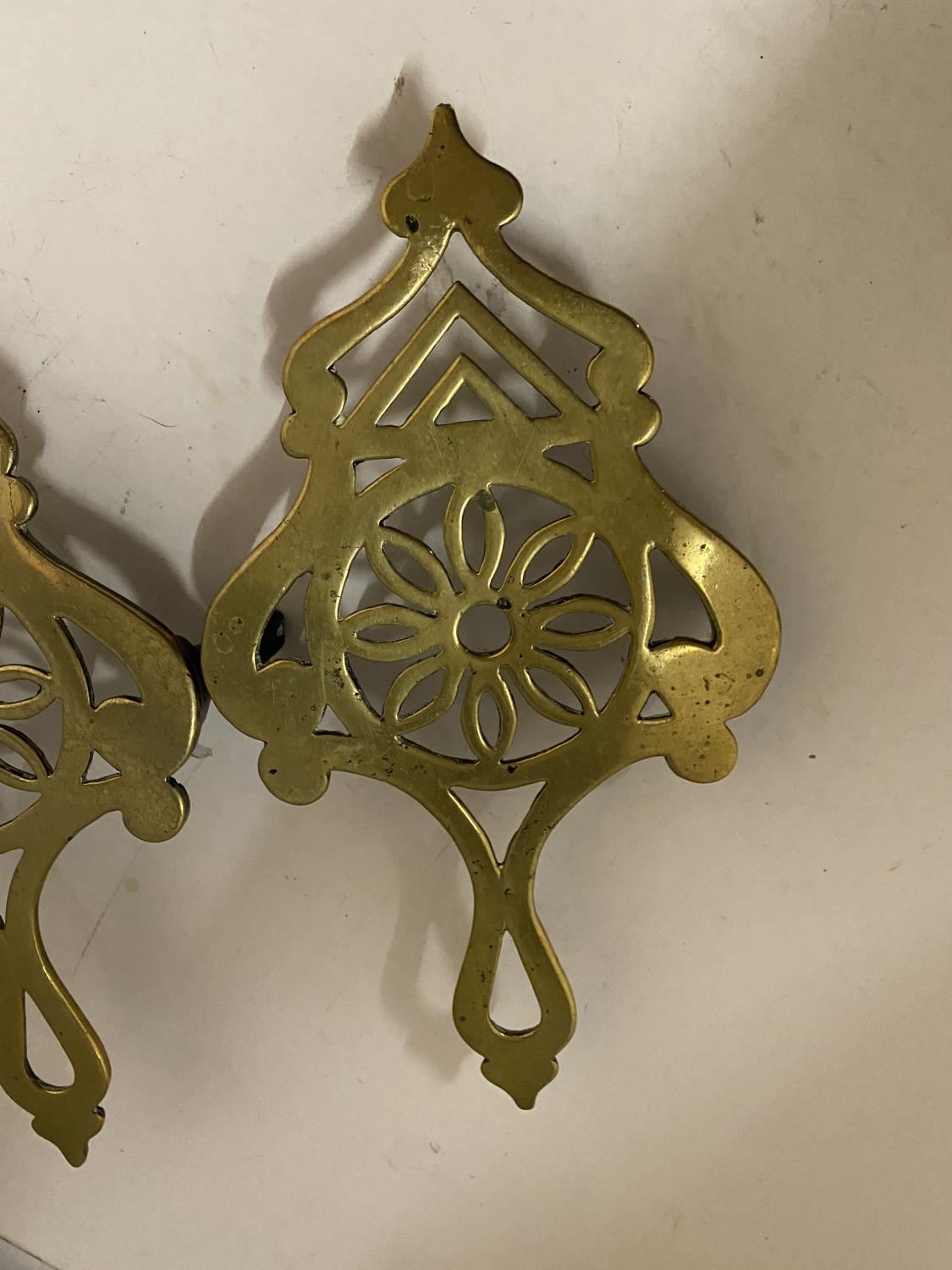 TWO BRASS TRIVETS LENGTH 25CM - Image 2 of 3