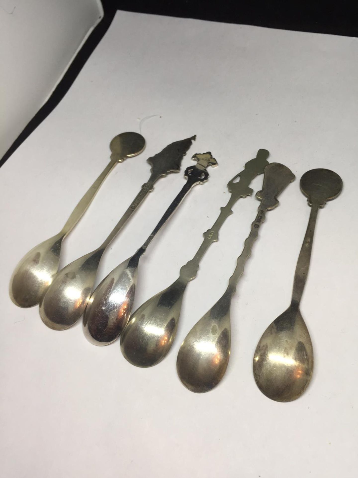 SIX ORNATE COLLECTORS SPOONS - Image 5 of 5
