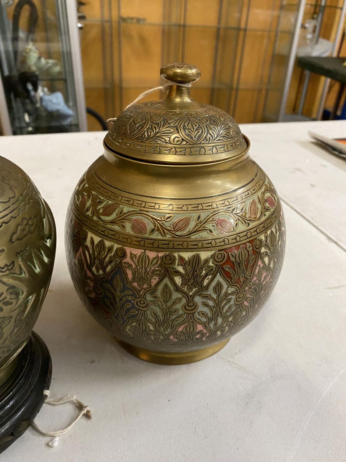 AN ORNASTE LIDDED JAR STAMPED WITH MADE IN BRITISH INDIA HEIGHT 18CM AND A BRASS JAR DECORATED - Image 3 of 7
