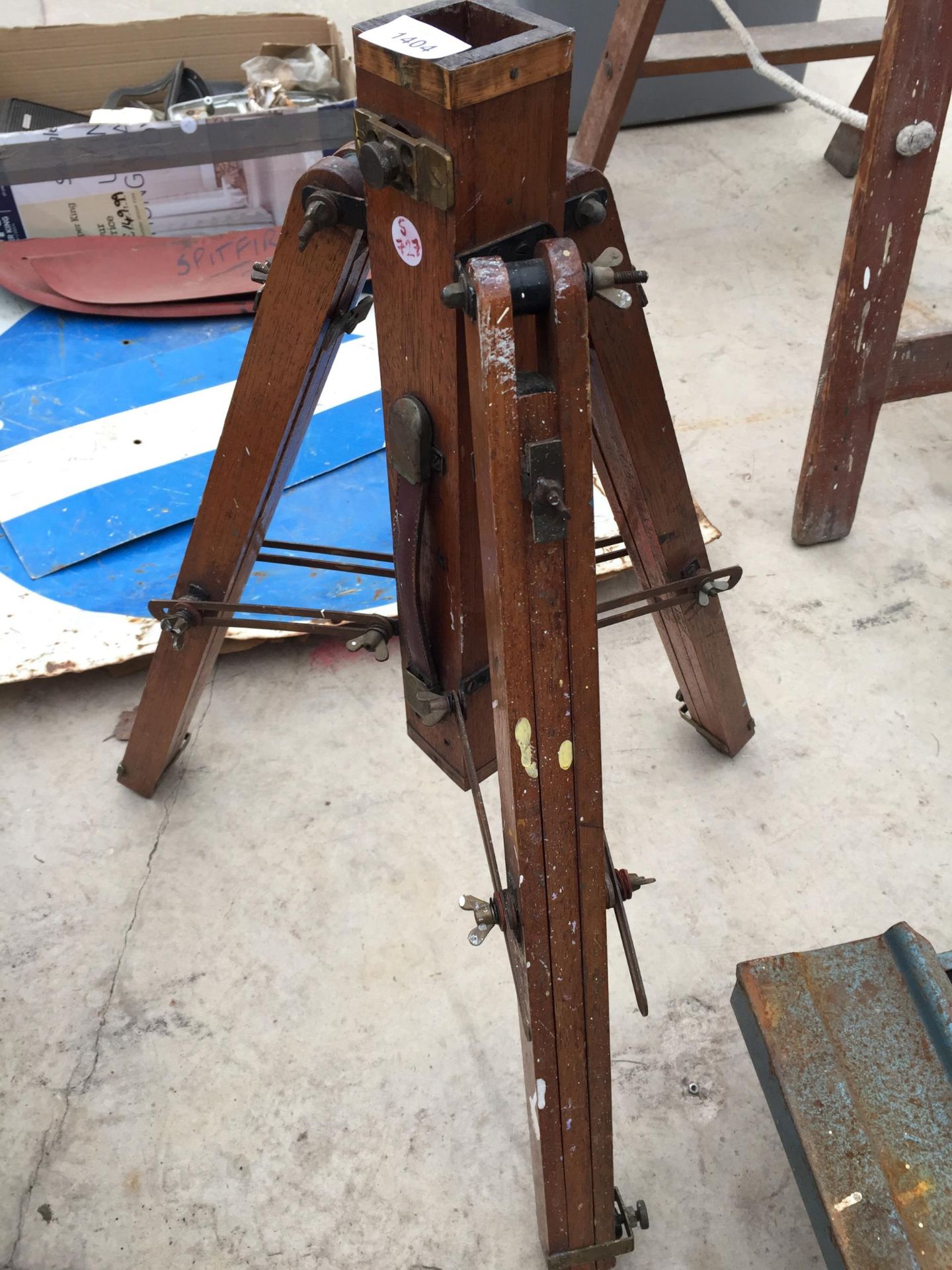 A VINTAGE WOODEN TRIPOD STAND - Image 2 of 2