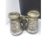 A PAIR OF ORNATE HALLMARKED BIRMINGHAM SILVER HORSE RACING BINOCULARS WITH INSCRIPTION LE JOCKEY