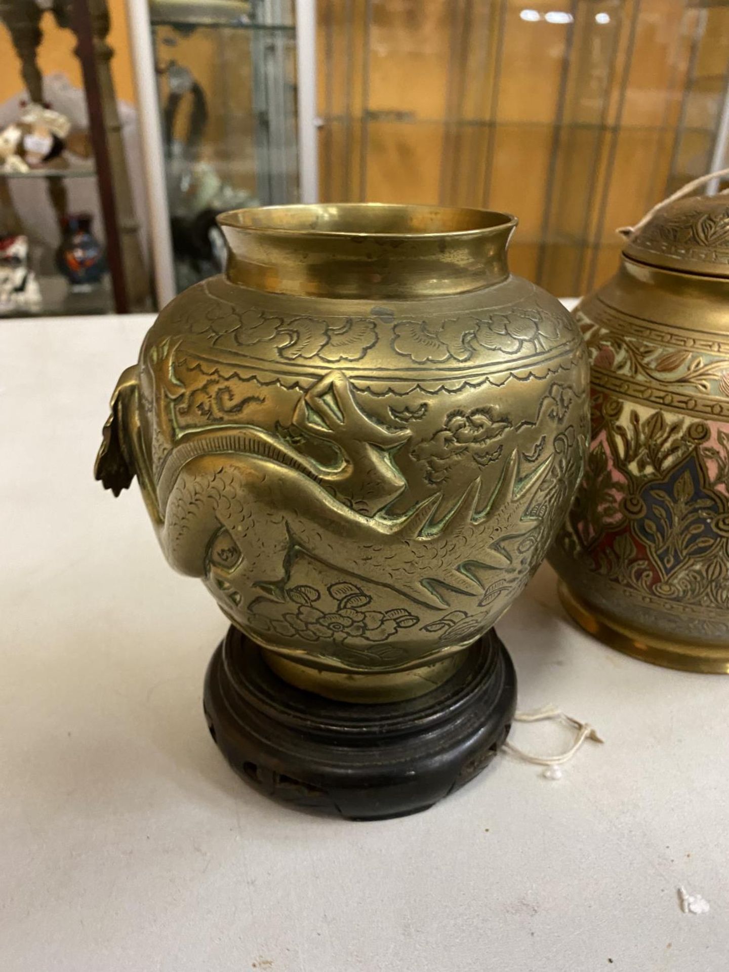 AN ORNASTE LIDDED JAR STAMPED WITH MADE IN BRITISH INDIA HEIGHT 18CM AND A BRASS JAR DECORATED - Image 2 of 7