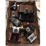 A QUANTITY OF VINTAGE CAMERAS TO INCLUDE, A KODAK DUAFLEX, ILFORD, VOIGTLANDER BRILLIANT, 2-C