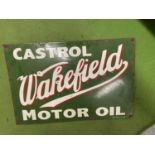 AN ORIGINAL VINTAGE CASTROL WAKEFIELD MOTOR OIL SIGN 60 CM X 40 CM