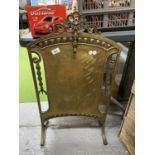 A VINTAGE BRASS FIRE GUARD HEIGHT APPROX 80CM