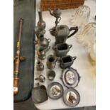 A QUANTITY OF PEWTER ITEMS TO INCLUDE JUGS, BEAKERS, ETC