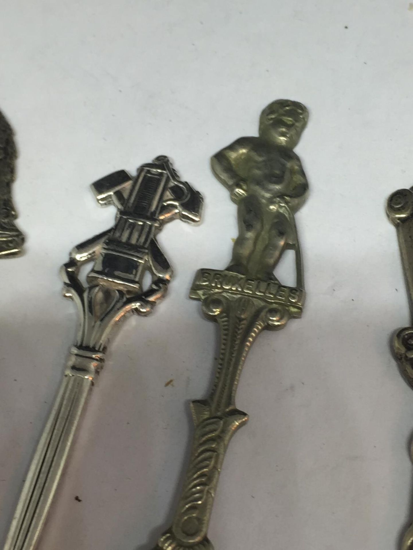 SIX ORNATE COLLECTORS SPOONS - Image 3 of 5