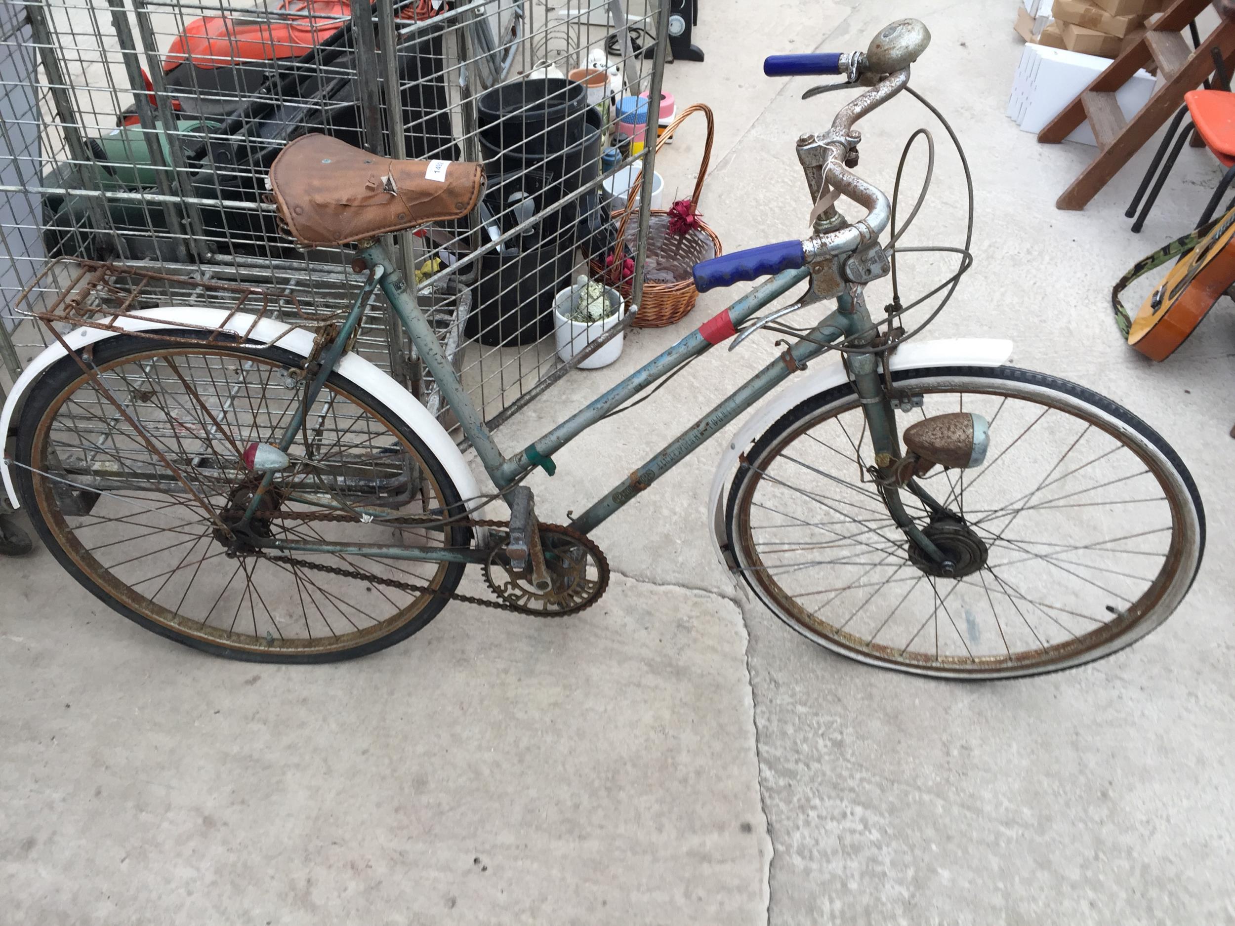 A VINTAGE LADIES PHILLIPS LIGHTWEIGHT TOURIST BIKE