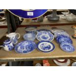 A QUANTITY OF BLUE AND WHITE CERAMICS TO INCLUDE, BOWLS , PLATES, GINGER JAR, JUG, COPELAND SPODE,